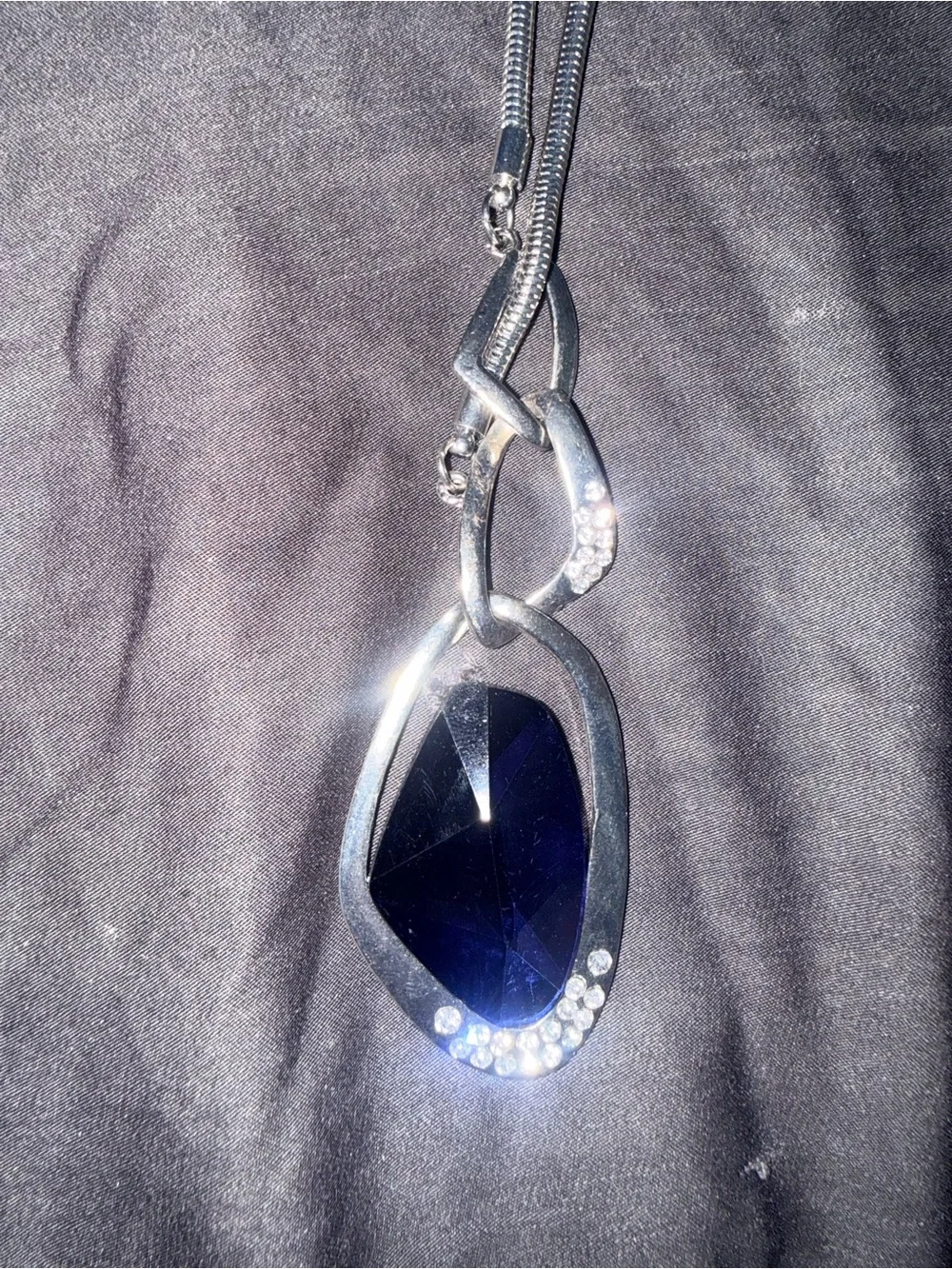 Necklace bundle and pair of earrings